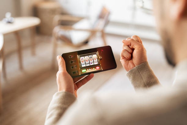 From Classic Machines to Online Games: Reasons to Try Playing Slots