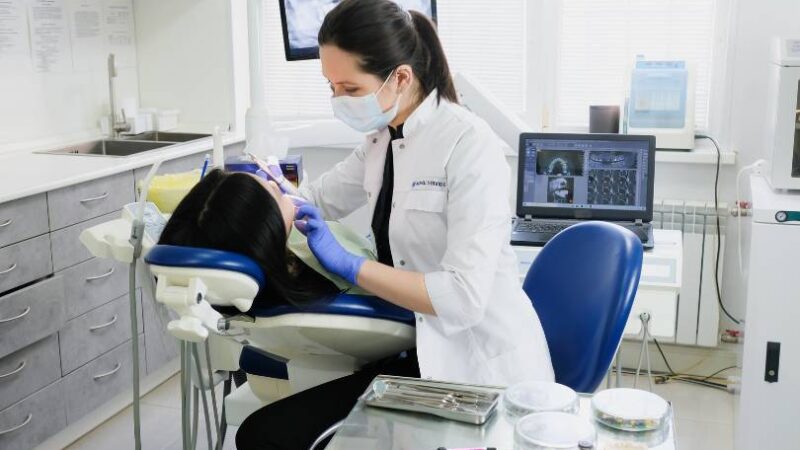 What Services Should the Best Dentist in Manhattan Offer?