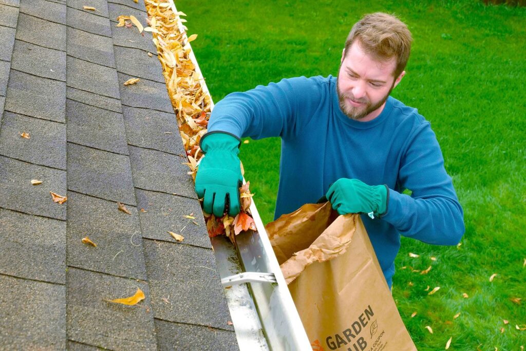 Gutter Cleaning Near Me San Mateo 3 gutter